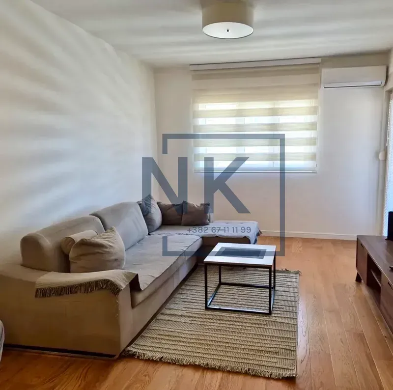 Izdavanje, jednosoban stan, 49m², Central Point, Podgorica