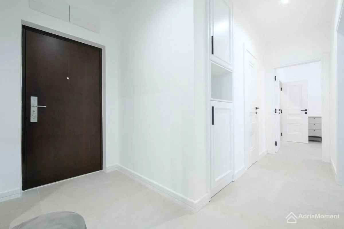 Prodaja, dvosoban stan, 87m², Bečići, Budva