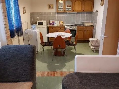 Prodaja, stan, 100m², Tivat, Crna Gora - image 7