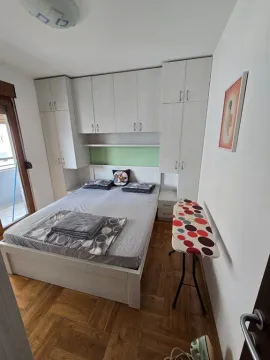 Izdavanje, dvosoban stan, 70m², Stari Aerodrom, Podgorica - image 10
