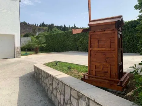 Rent, house, 250m², Zagorič, Podgorica - image 2