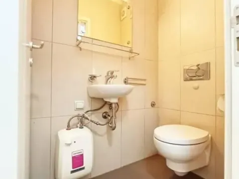 Izdavanje, trosoban stan, 88m², Vračar Hram, Vračar Sve Podlokacije - image 9