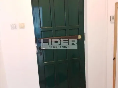 Izdavanje, poslovni prostor, 56m², Južni Bulevar, Vračar Sve Podlokacije - image 8