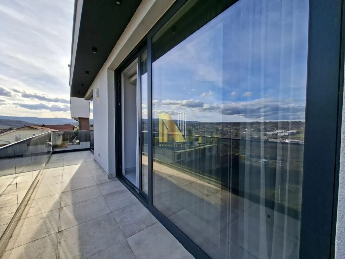 Prodaja, kuća, 230m², Tatarsko brdo, Petrovaradin