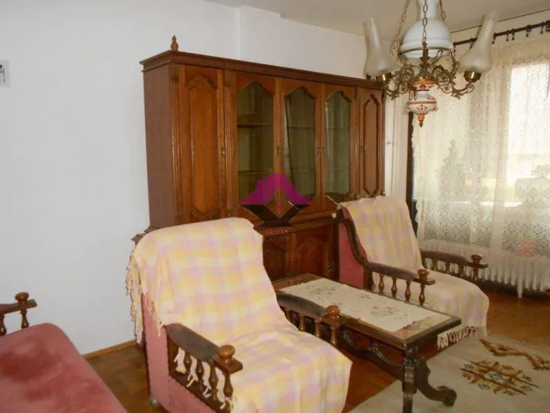 Izdavanje, trosoban stan, 75m², Cerak, Beograd