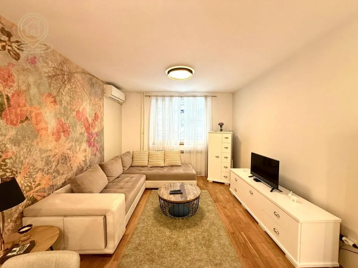 Izdavanje, dvosoban stan, 45m², Stari Grad, Beograd