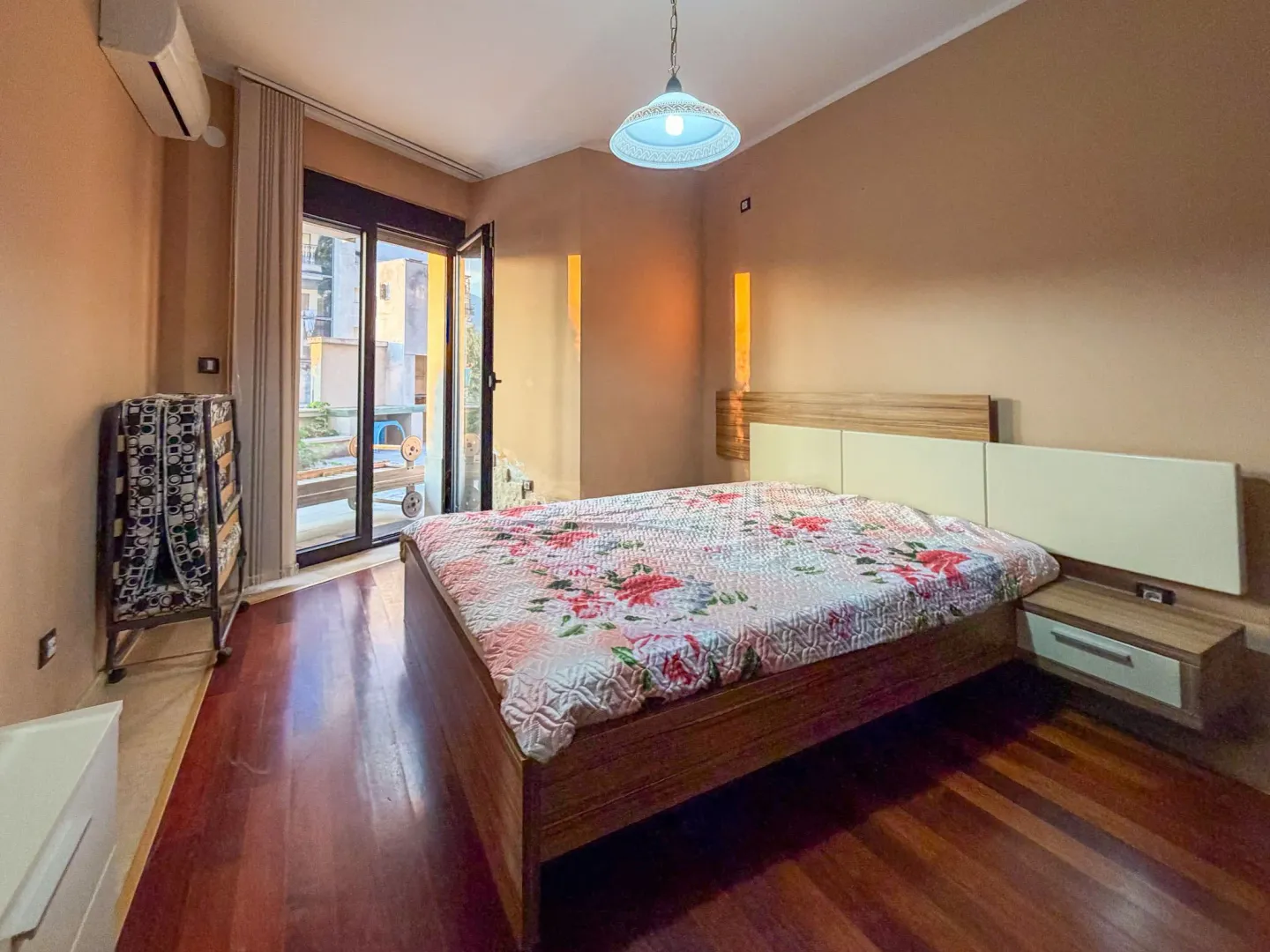 Prodaja, trosoban stan, 85m², Dobrota, Kotor