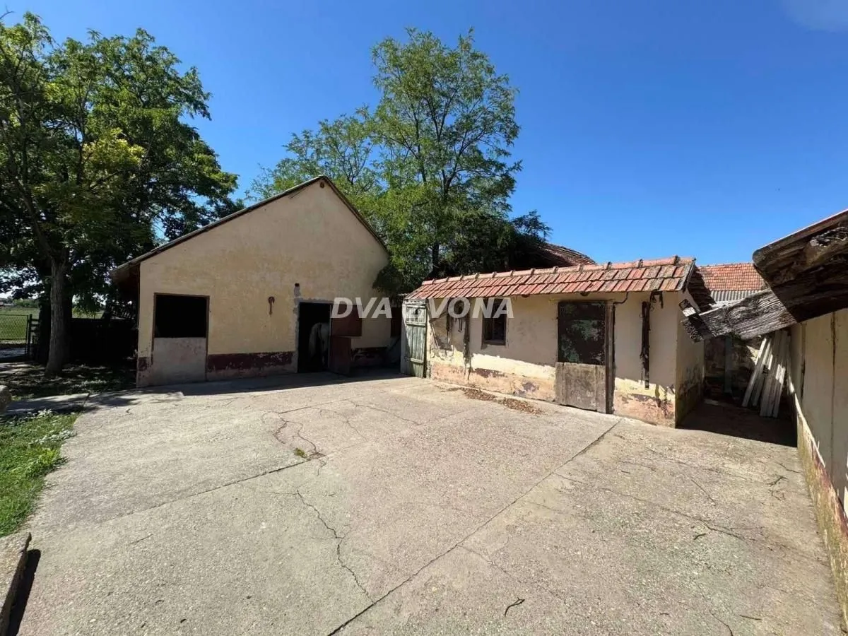 Prodaja, kuća, 221m², Žitište, Zrenjanin