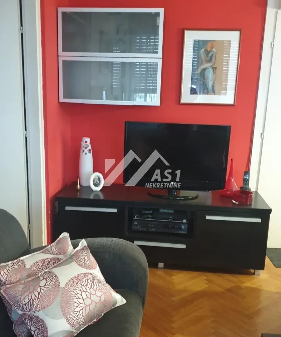 Izdavanje, trosoban stan, 65m², Grbavica, Novi Sad Sve Podlokacije