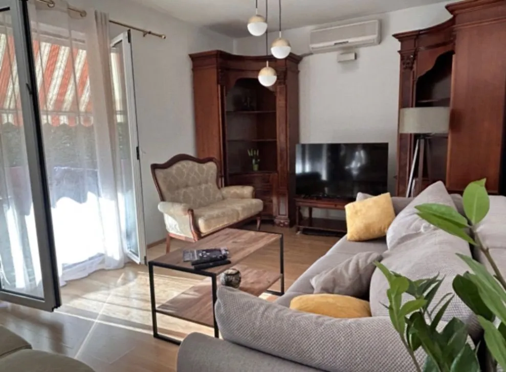Rent, two bedroom apartment, 100m², Kalimanj, Tivat