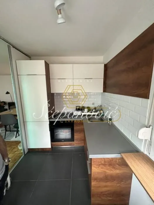Prodaja, dvosoban stan, 61m², Bulevar Oslobodjenja, Novi Sad Sve Podlokacije
