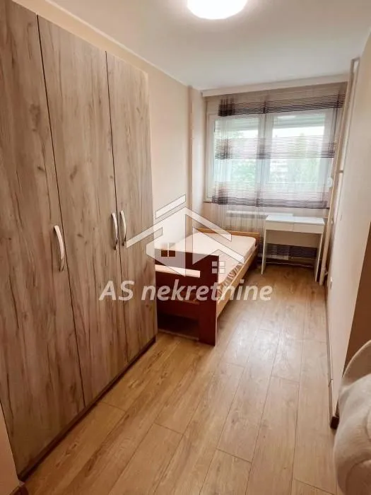 Rent, four bedroom apartment, 75m², Novi Beograd Blok 38, Novi Beograd Sve Podlokacije