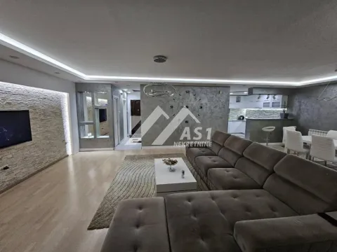 Izdavanje, kuća, 220m², Telep, Novi Sad Sve Podlokacije