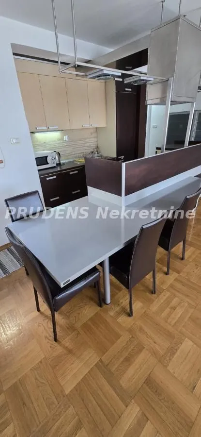 Prodaja, trosoban stan, 84m², Crveni Krst, Beograd