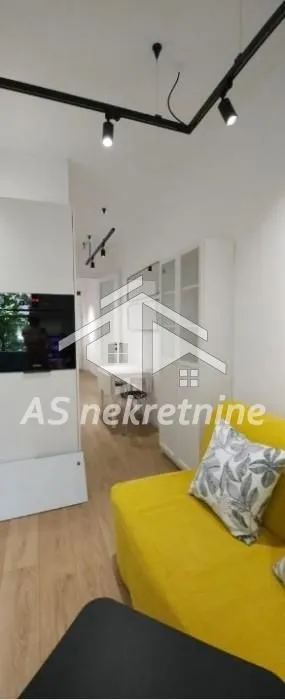 Izdavanje, stan, 33m², Stari Grad, Beograd