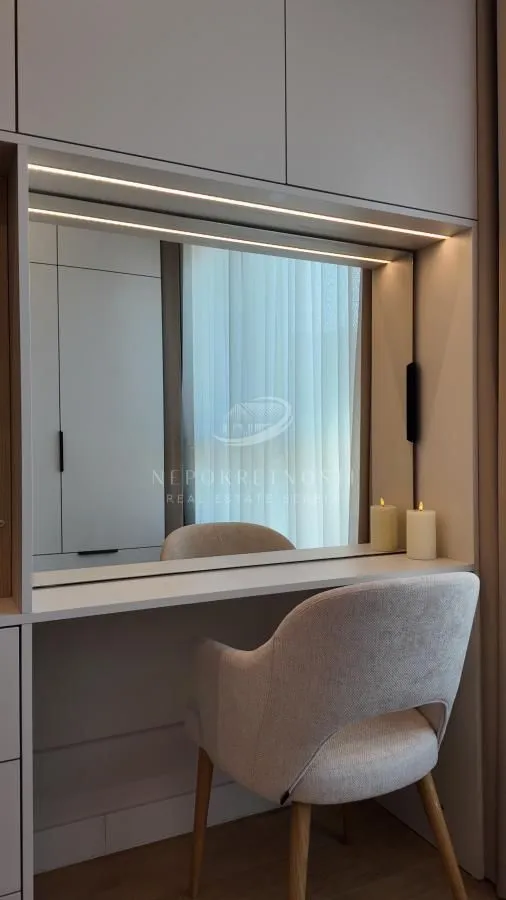Izdavanje, trosoban stan, 73m², Savski Venac, Beograd