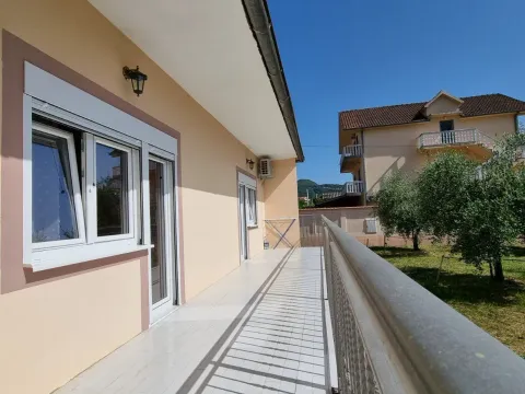 Izdavanje, kuća, 75m², Lastva Grbaljska, Kotor - image 15