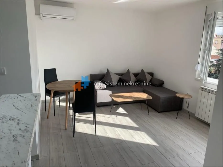 Rent, two bedroom apartment, 40m², Savski Venac, Beograd