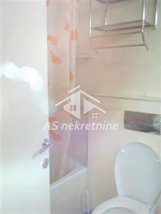 Izdavanje, dvosoban stan, 70m², Novi Beograd Sve Podlokacije, Beograd