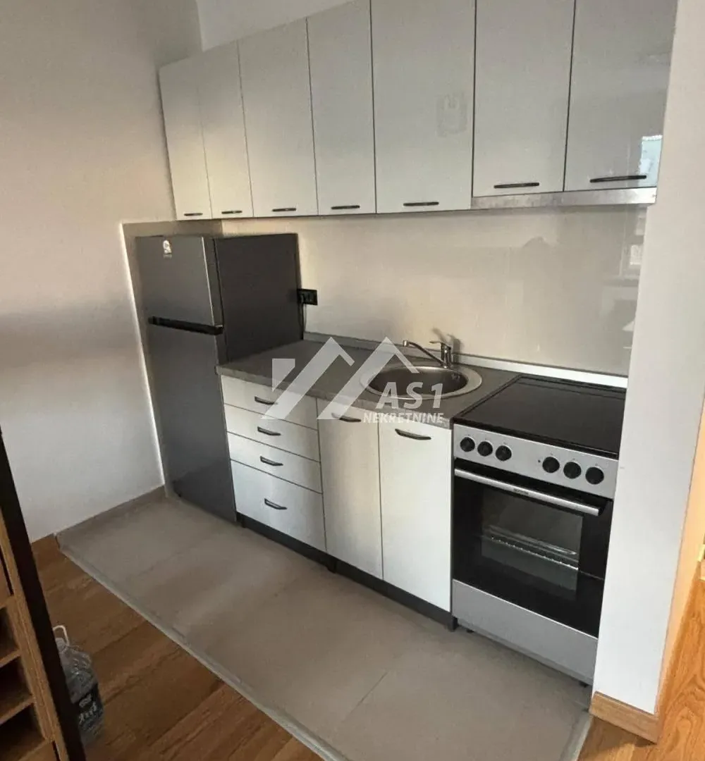Izdavanje, dvosoban stan, 42m², Telep, Novi Sad Sve Podlokacije