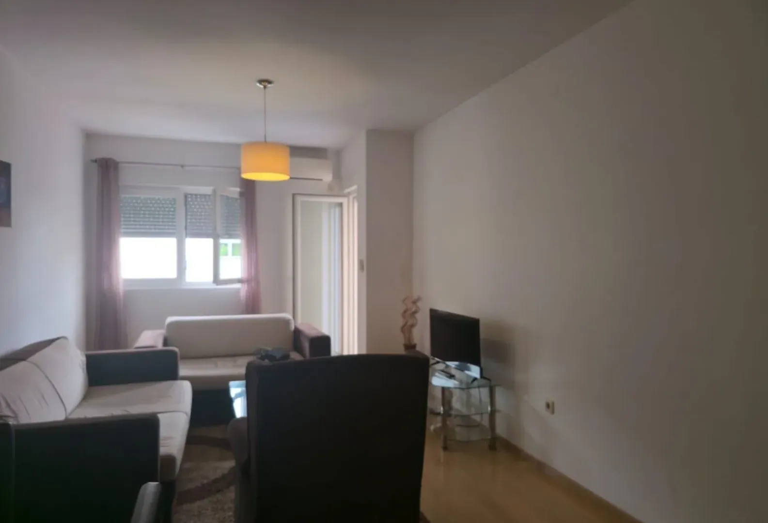 Izdavanje, jednosoban stan, 48m², City Kvart, Podgorica