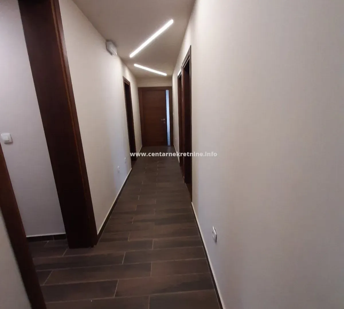 Prodaja, kuća, 420m², Grlić, Danilovgrad