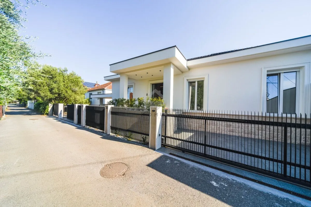 Rent, house, 130m², Masline, Podgorica