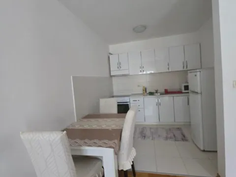 Izdavanje, jednosoban stan, 47m², Stari Aerodrom, Podgorica - image 3