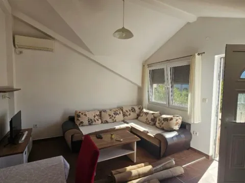 Rent, one bedroom apartment, 45m², Mažina, Tivat - image 2