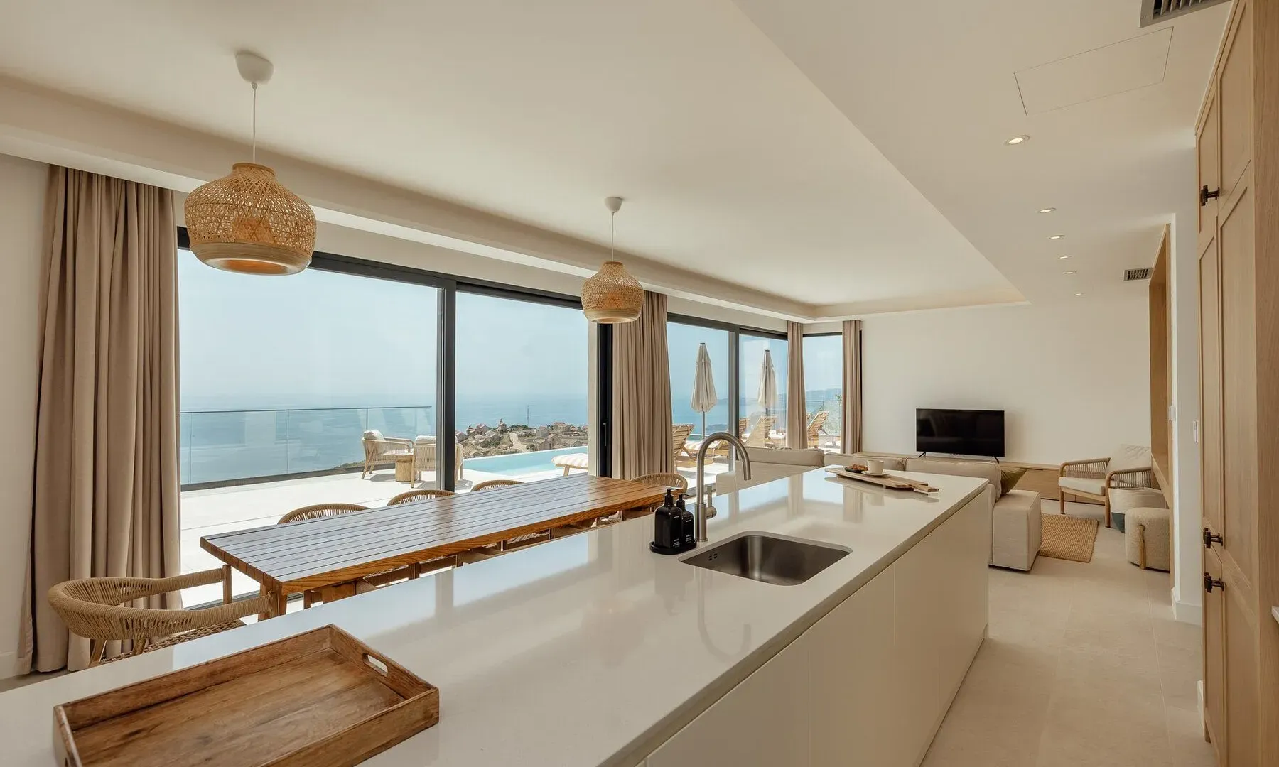 Izdavanje, kuća, 250m², Blizikuće, Budva