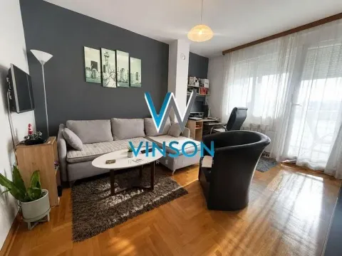 Stan in Adamovićevo Naselje