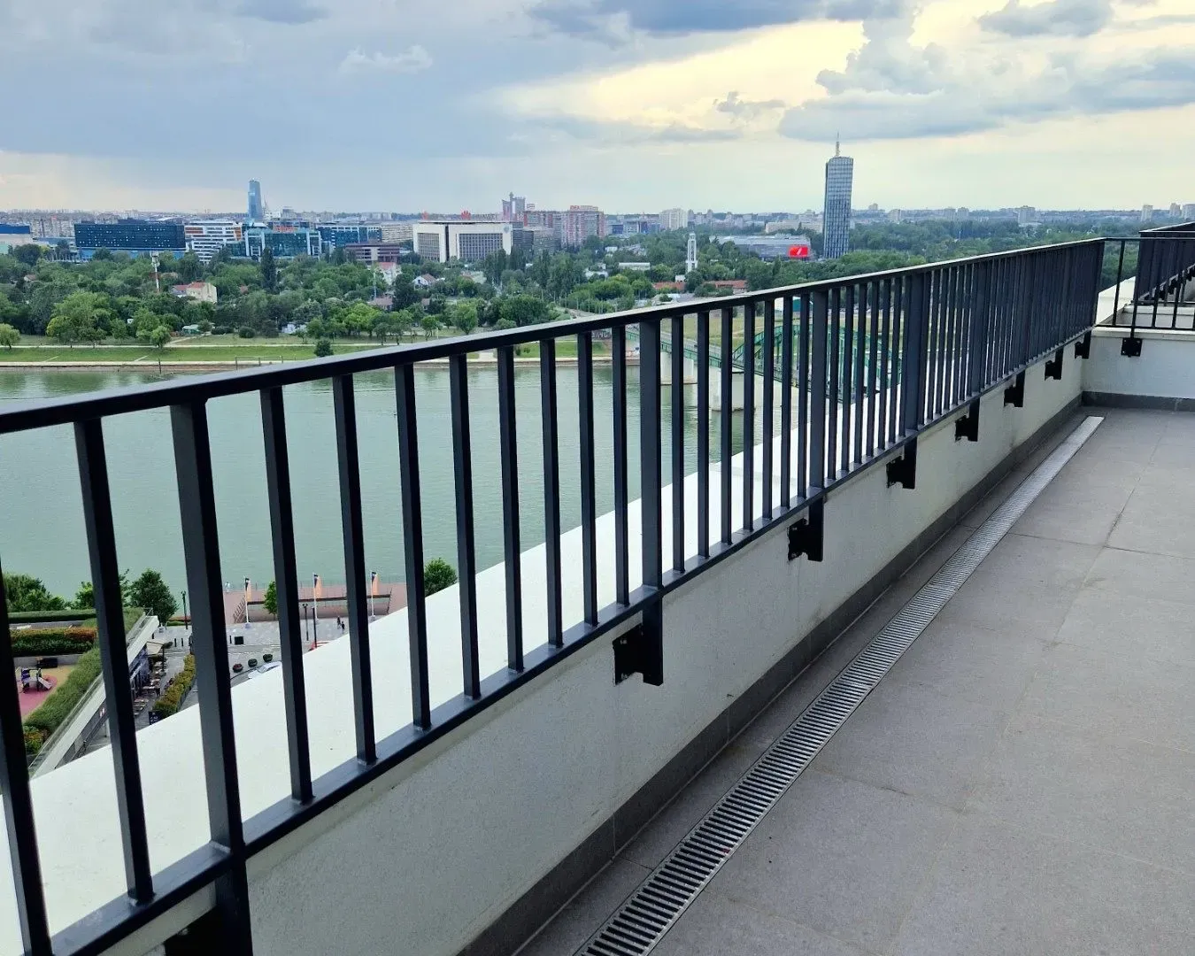 Prodaja, četvorosoban stan, 138m², Beograd Na Vodi, Beograd