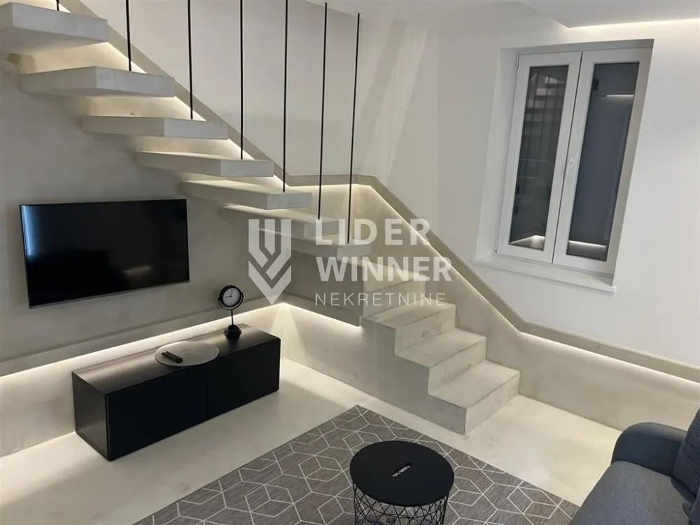 Izdavanje, kuća, 48m², Vračar Sve Podlokacije, Beograd