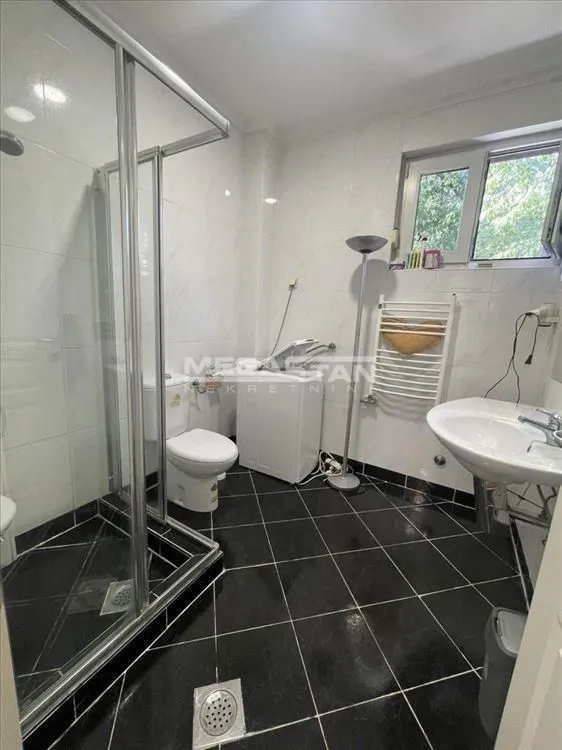 Izdavanje, kuća, 140m², Senjak, Beograd