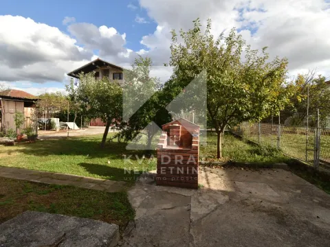 Prodaja, kuća, 200m², Tološi, Podgorica - image 22