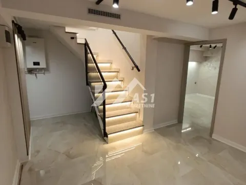 Izdavanje, poslovni prostor, 82m², Sajam, Novi Sad Sve Podlokacije - image 9