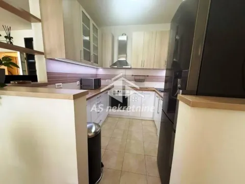 Rent, three bedroom apartment, 106m², Vračar Hram, Vračar Sve Podlokacije - image 4