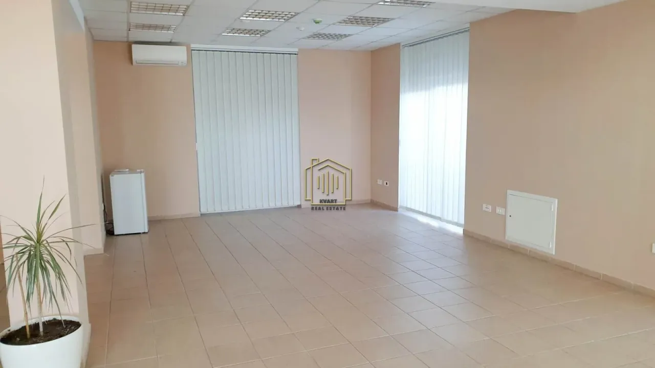 Izdavanje, poslovni prostor, 86m², Gornja Gorica, Podgorica