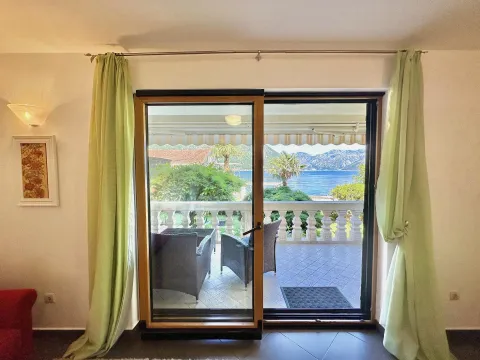 Rent, one bedroom apartment, 56m², Dobrota, Kotor - image 2