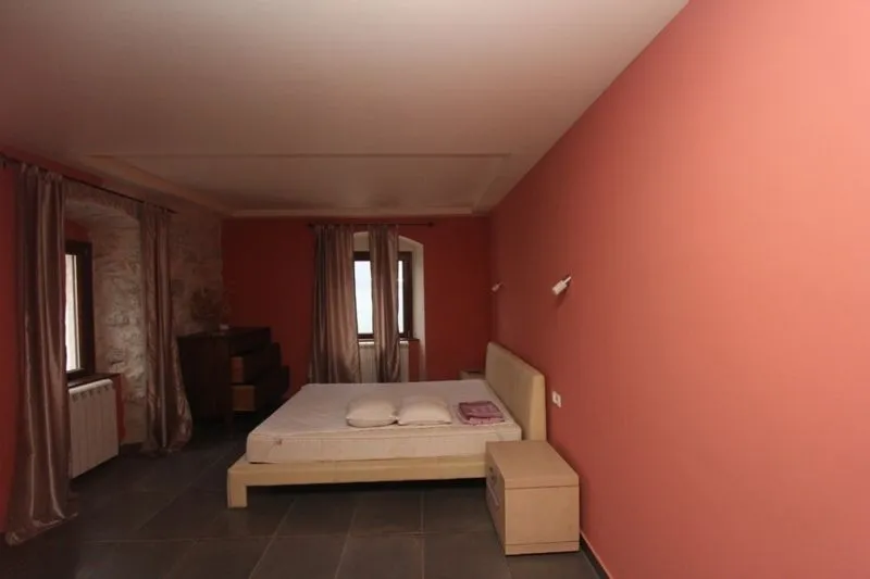 Sale, house, 356m², Prčanj, Kotor