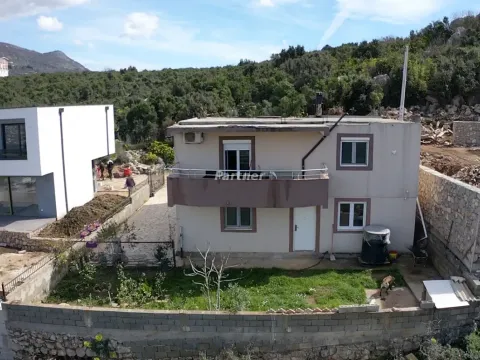 Prodaja, kuća, 150m², Dobre Vode, Bar
