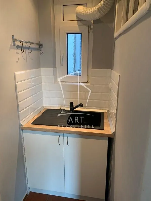 Prodaja, trosoban stan, 104m², Vračar Hram, Vračar Sve Podlokacije