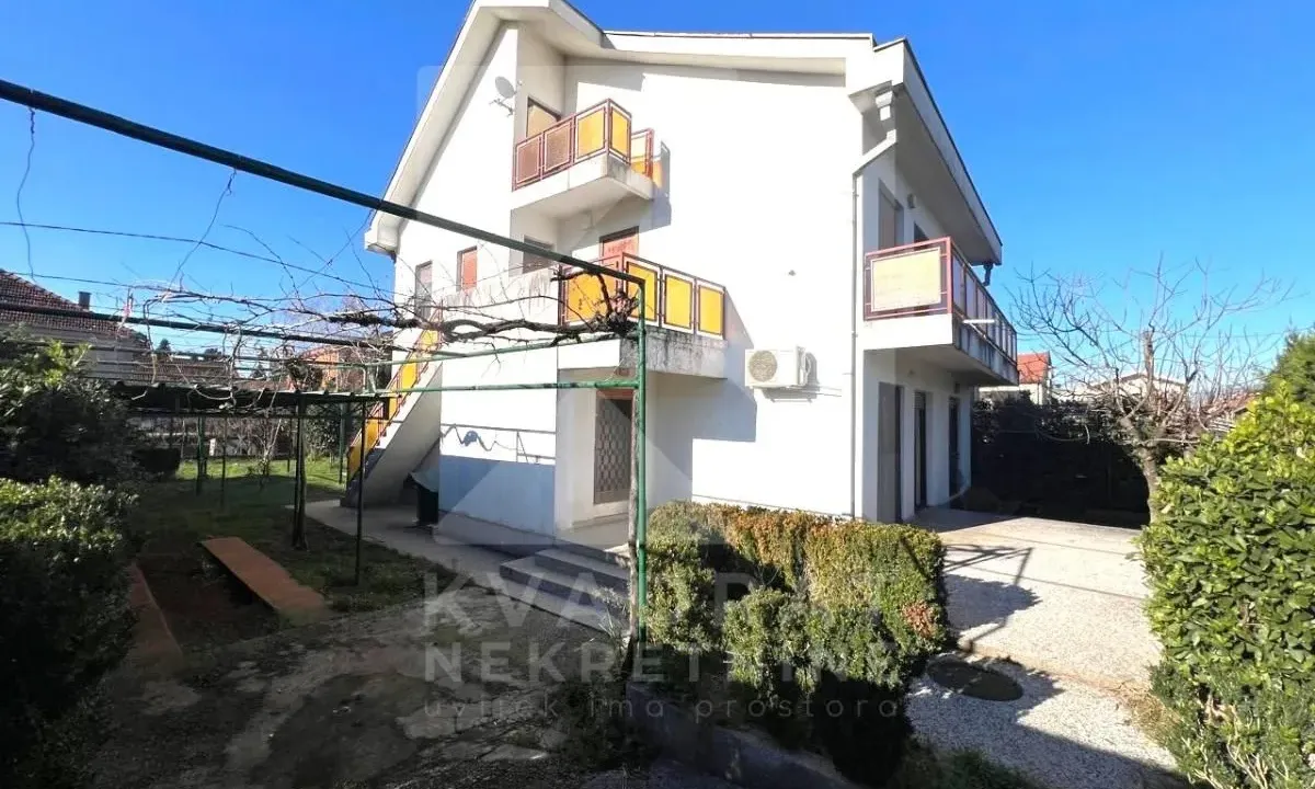 Izdavanje, kuća, 230m², Zagorič, Podgorica