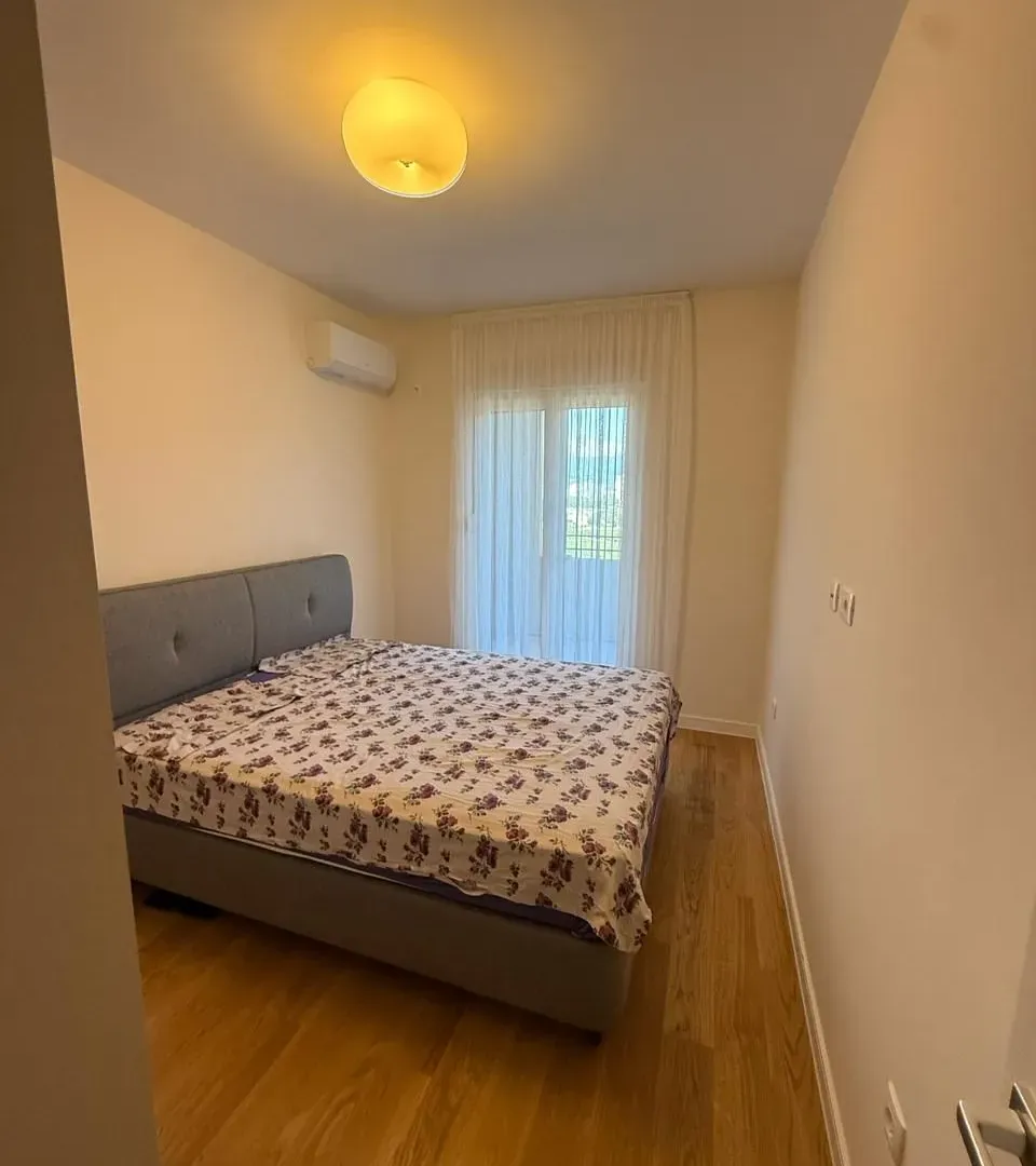 Izdavanje, jednosoban stan, 49m², Central Point, Podgorica