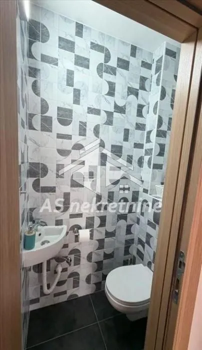 Rent, apartment, 210m², Čukarica, Beograd