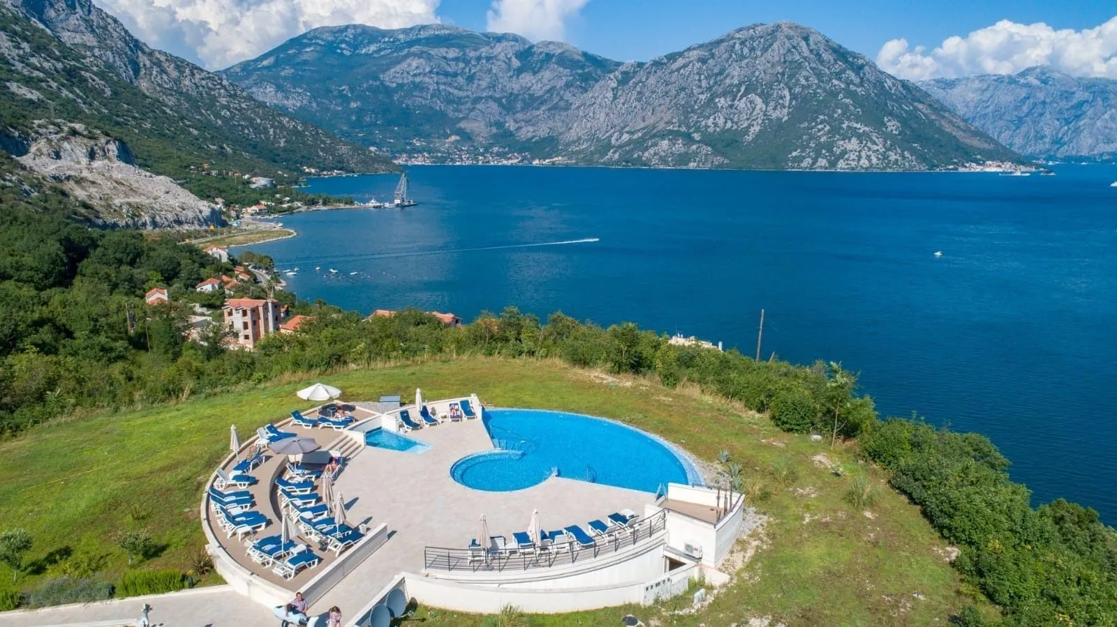 Sale, two bedroom apartment, 90m², Morinj, Kotor