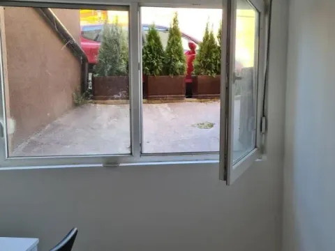 Izdavanje, dvosoban stan, 40m², Savski Venac, Beograd - image 5