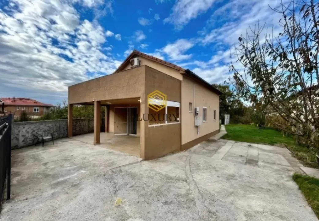 Rent, house, 180m², Masline, Podgorica