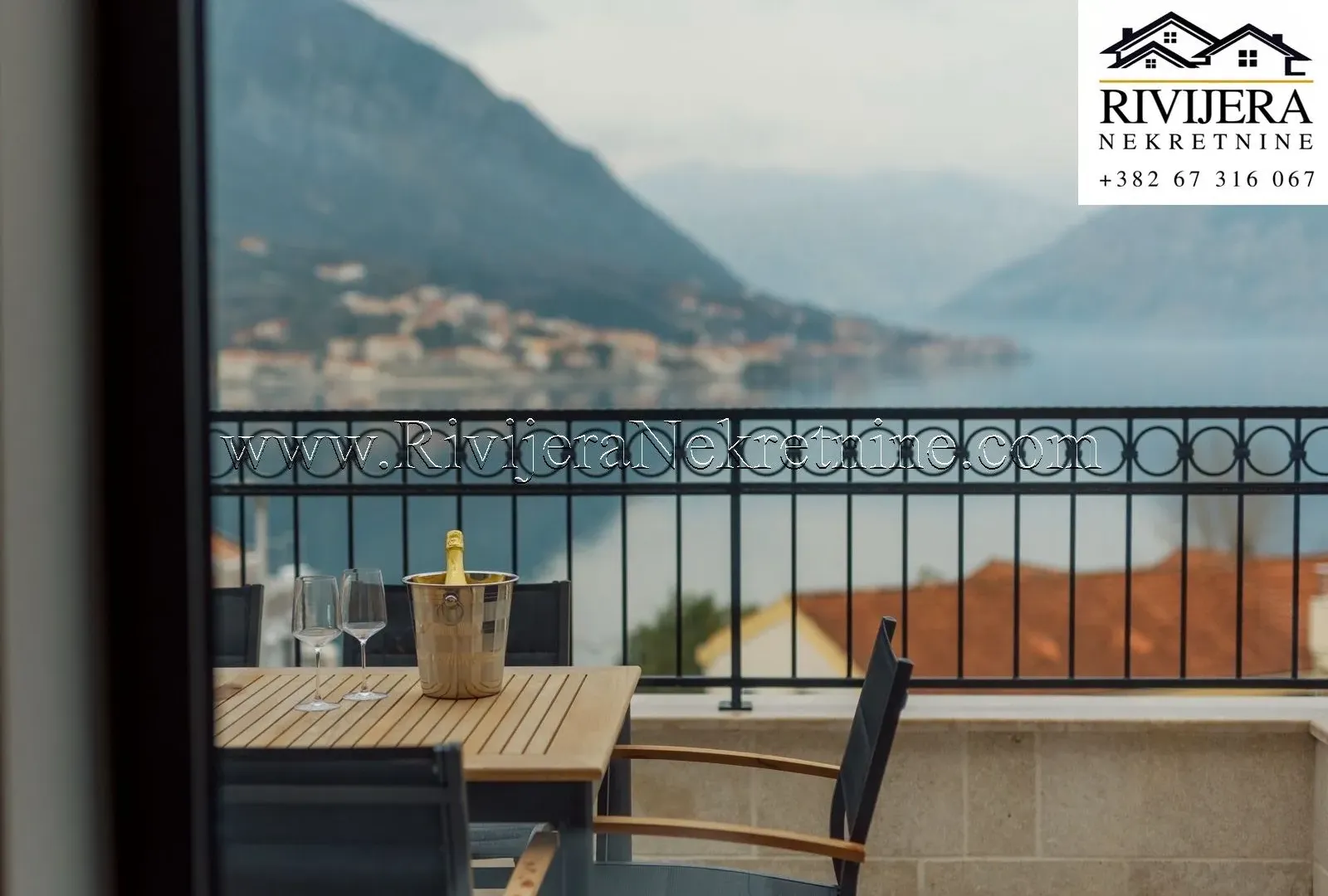 Prodaja, trosoban stan, 204m², Dobrota, Kotor