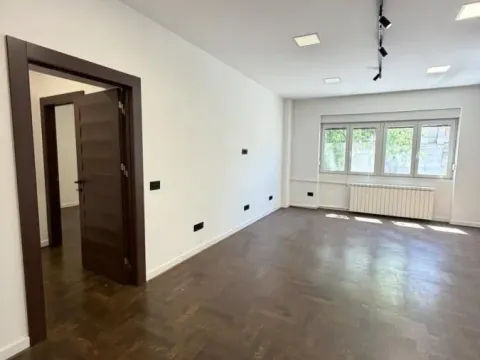 Sale, three bedroom apartment, 103m², Cvetni Trg, Vračar Sve Podlokacije - image 2
